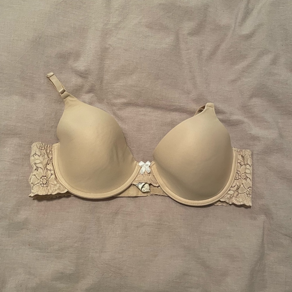 38B Maidenform Bra with Lace Detail